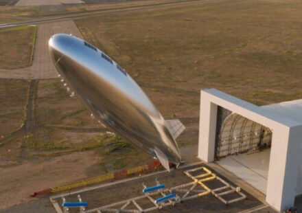 Stratospheric airship flew from US to Japan to test sky cell tower concept