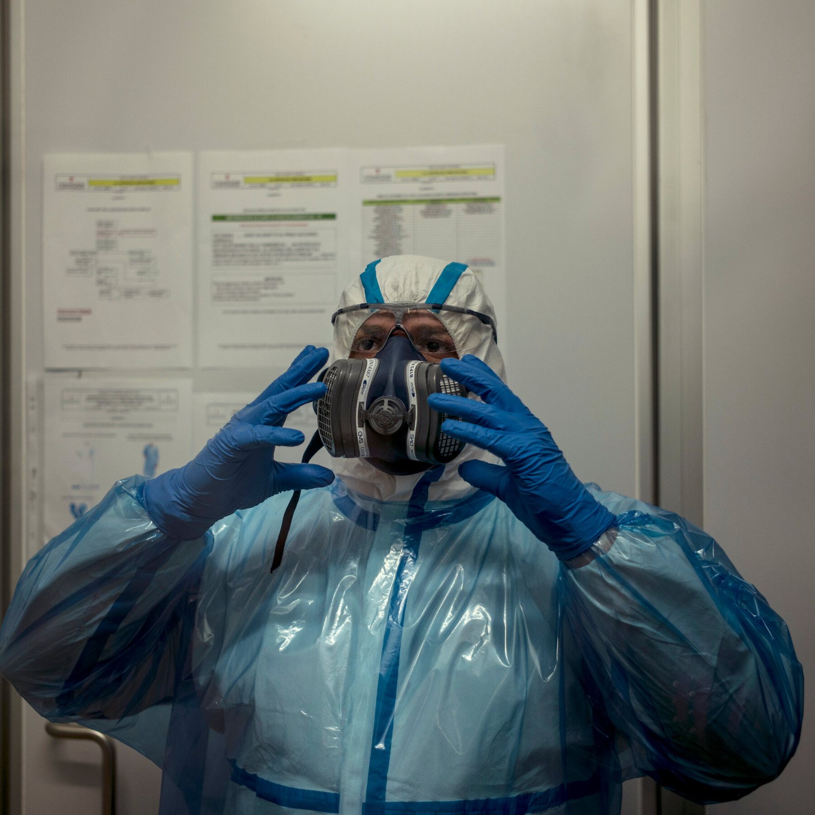 A.I. Queries From Abroad Raise Fears of a Biological Weapons Race