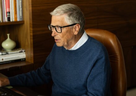 Gates Foundation Pledges  Billion to Combat A.I. Inequality