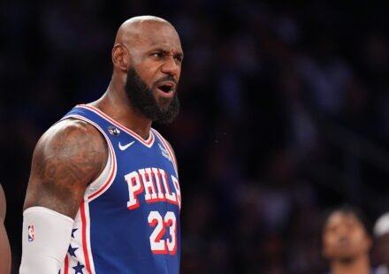 LeBron James talks smack with Knicks fans in victorious 76ers debut