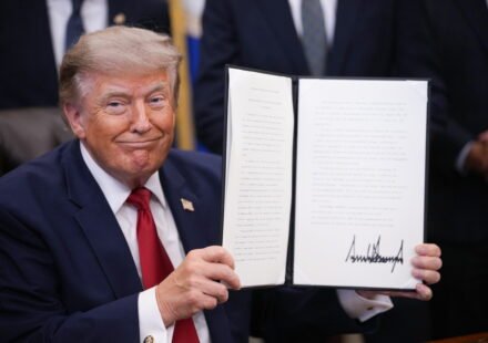 Poll: Voters want Congress to be a check on Trump, trust Democrats more on issues