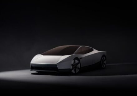 Tesla turns to 50-year-old stunt technology as it tries to Roadster again