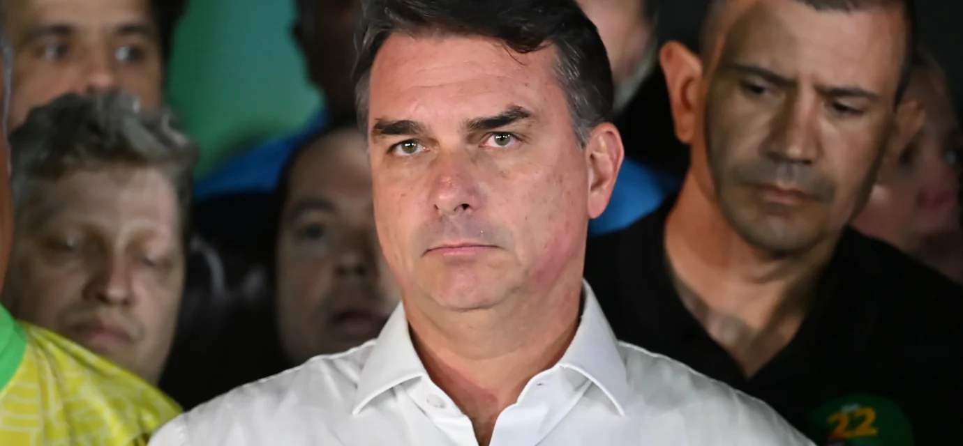 U.S. to issue visas to Flávio Bolsonaro as his whereabouts remain unclear