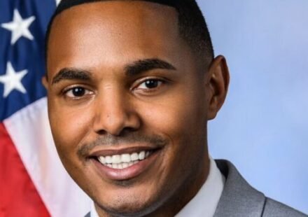US Rep proposes bill to give video game buyers “ownership,” not “a license”
